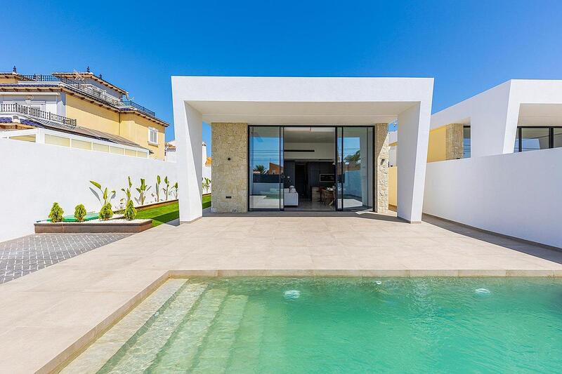 Villa à vendre dans Torrevieja, Alicante