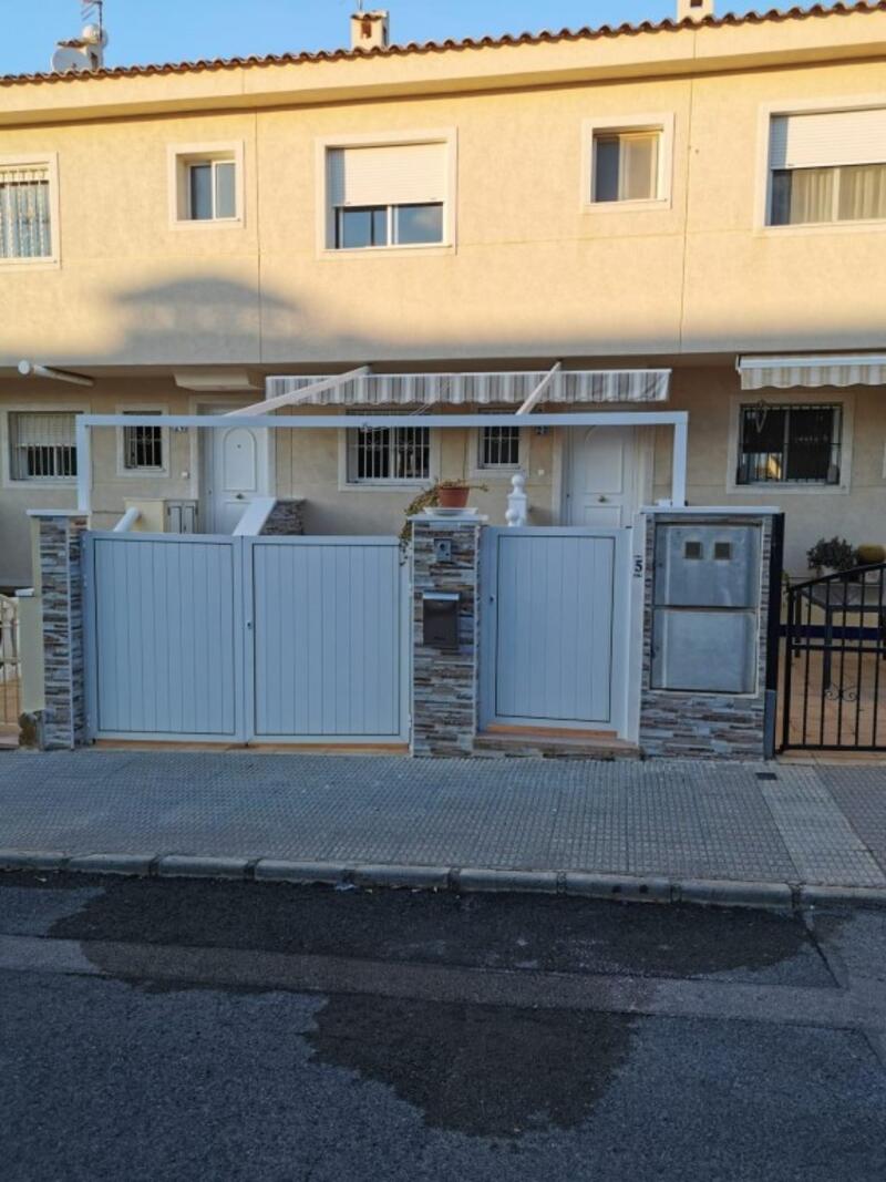 Adosado en venta en Benijófar, Alicante