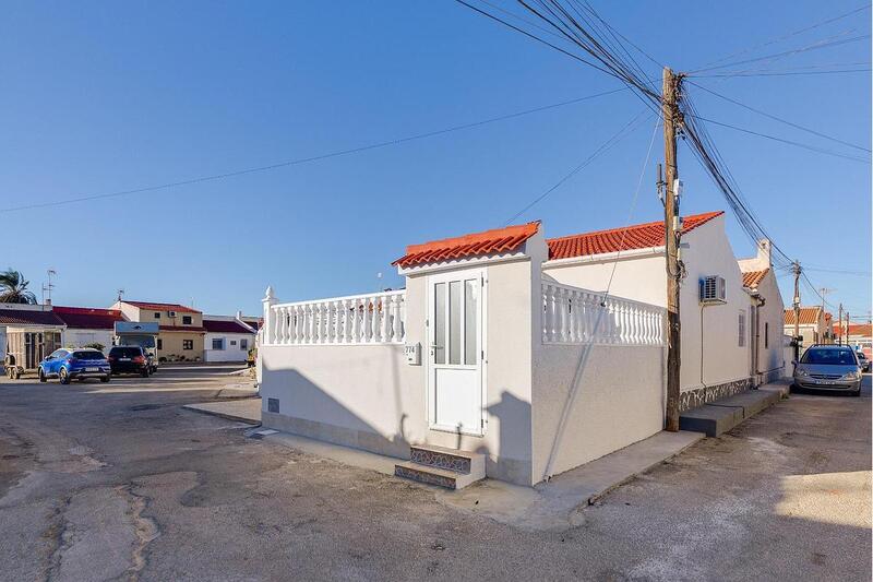 Stadthaus zu verkaufen in Torrevieja, Alicante