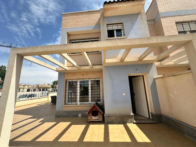 Maison de Ville à vendre dans Pilar de la Horadada, Alicante