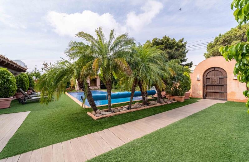 4 bedroom Villa for sale