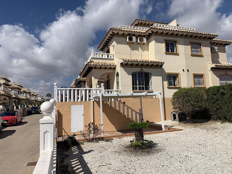 Villa till salu i Cabo Roig, Alicante