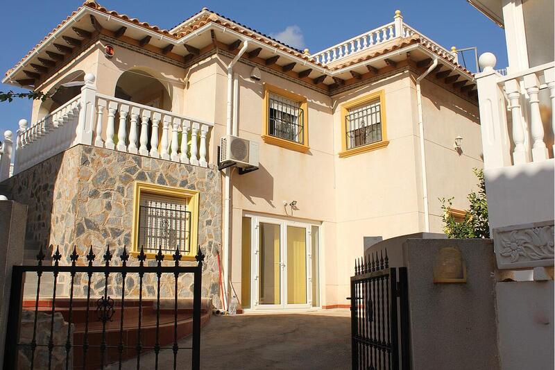 Villa for sale in La Zenia, Alicante