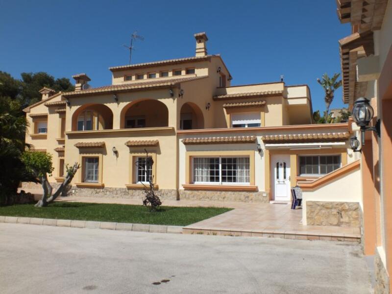 Villa for sale in Teulada, Alicante