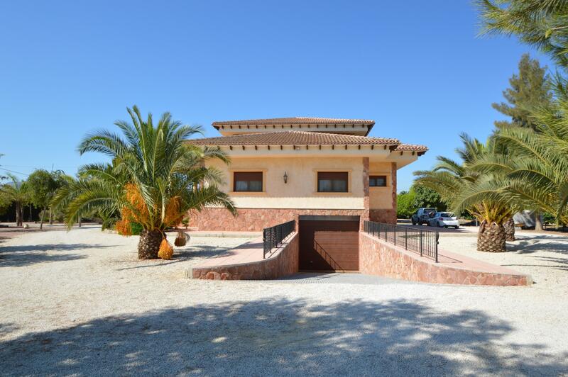 Villa for sale in Alacant/Alicante, Alicante