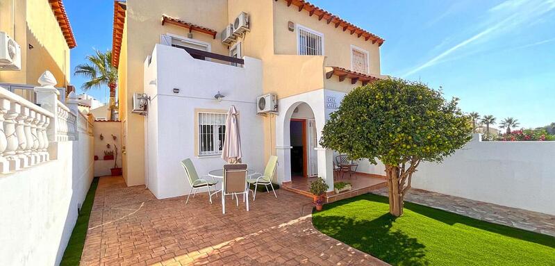 Townhouse for sale in Orihuela Costa, Alicante