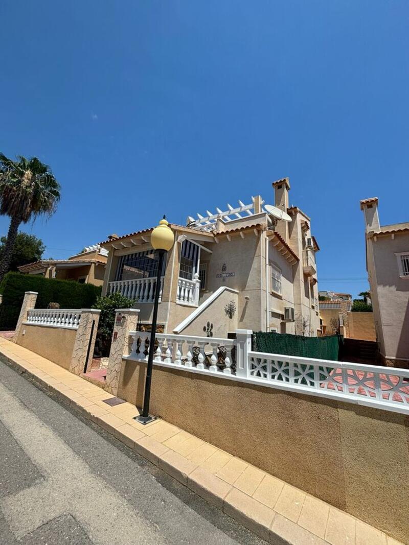 Villa en venta en Villamartin, Alicante