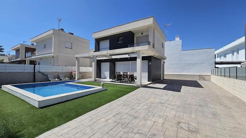 Villa til salgs i Gran Alacant, Alicante