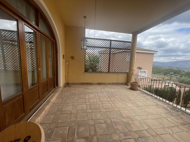 6 Cuarto Villa en venta