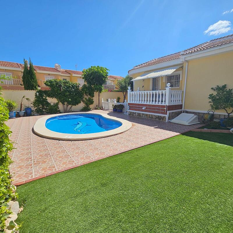 Villa til salgs i Ciudad Quesada, Alicante