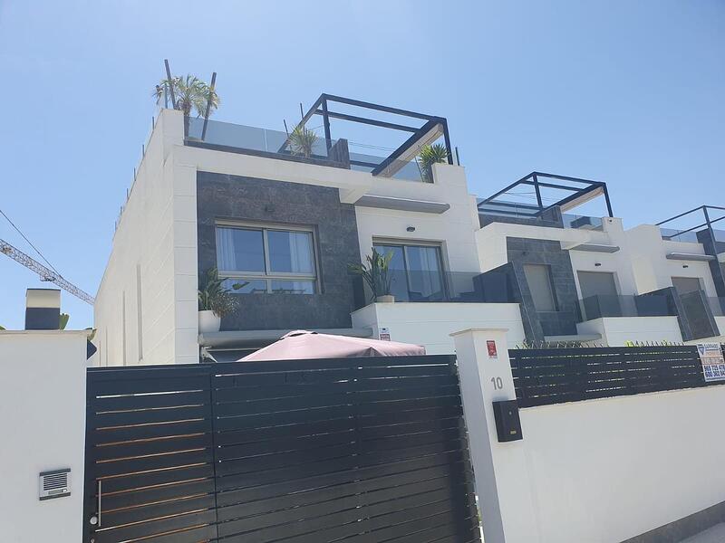 3 bedroom Villa for sale