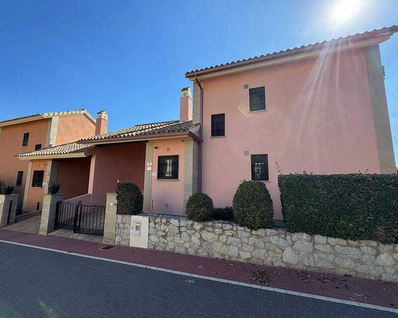 3 Cuarto Villa en venta