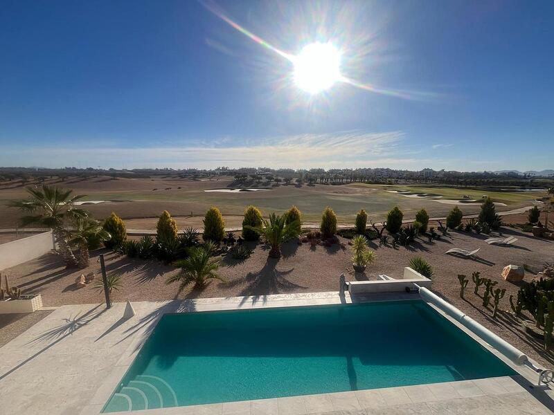 Villa for sale in Hacienda del Alamo Golf Resort, Murcia