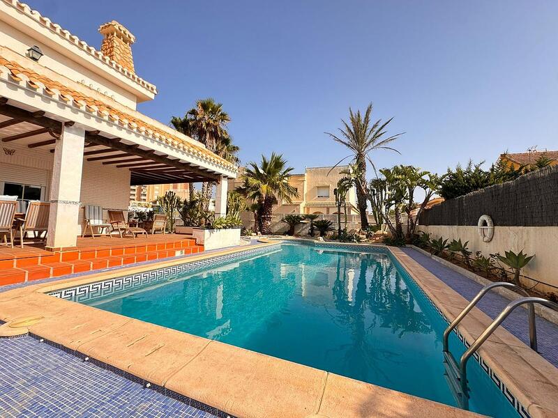 Villa til salgs i La Manga del Mar Menor, Murcia