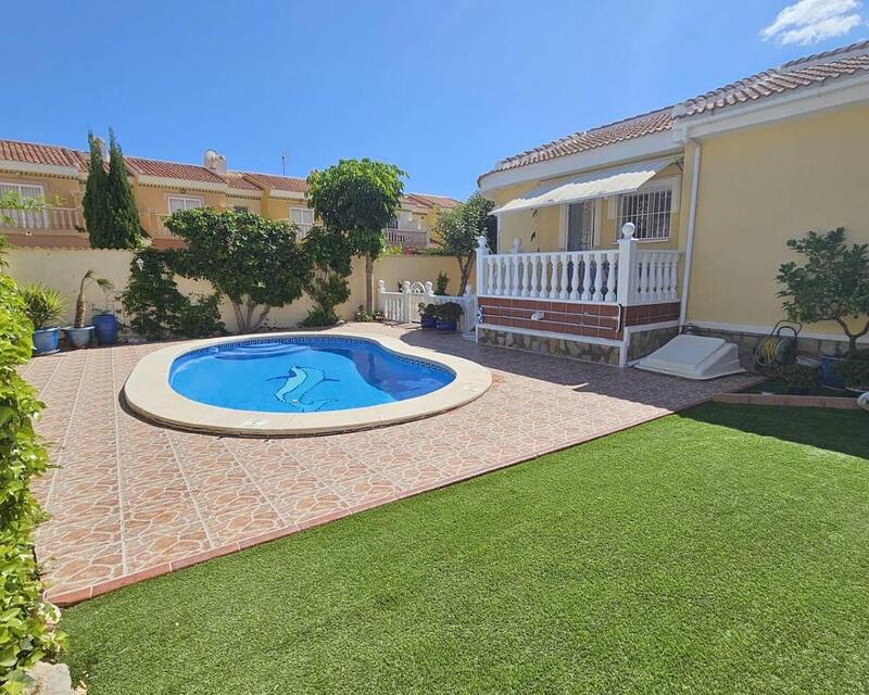 Villa til salgs i Ciudad Quesada, Alicante