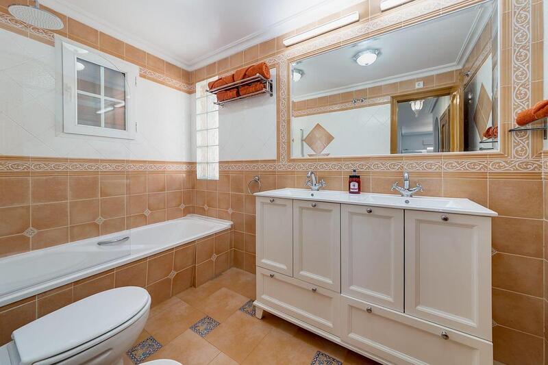 4 Cuarto Villa en venta