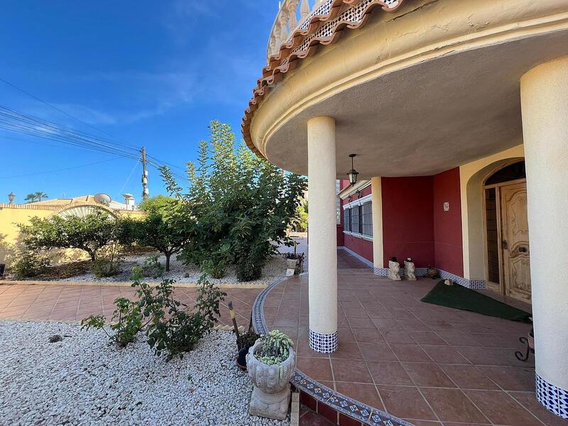 6 Cuarto Villa en venta