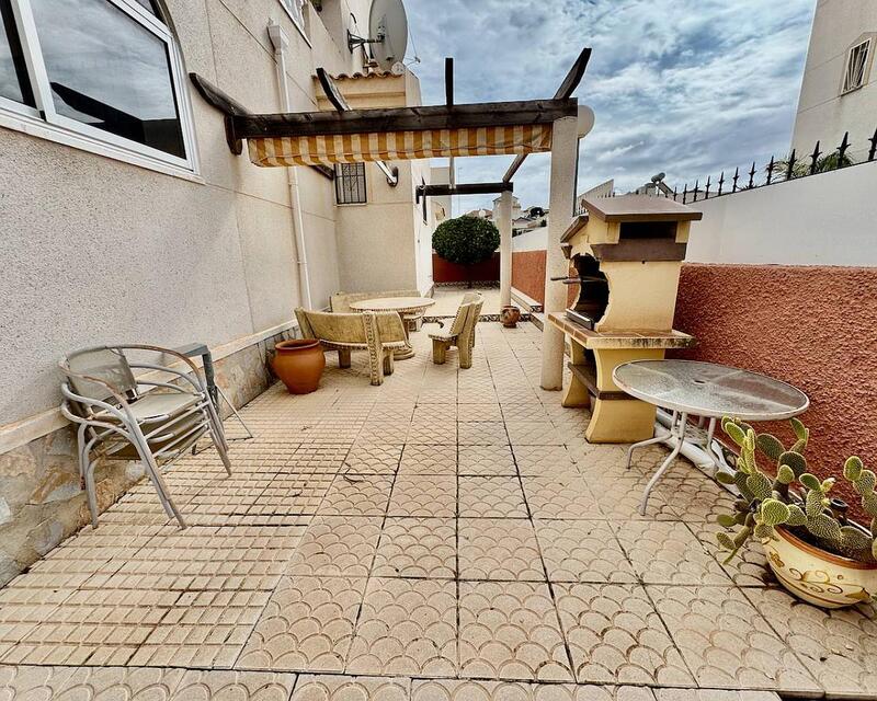 2 Cuarto Villa en venta