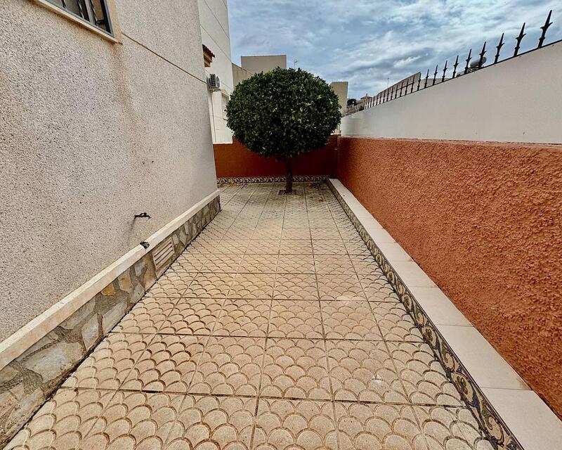 2 Cuarto Villa en venta