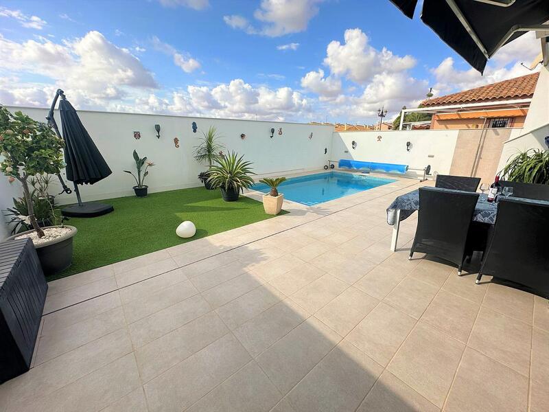 Villa for sale in Los Alcazares, Murcia