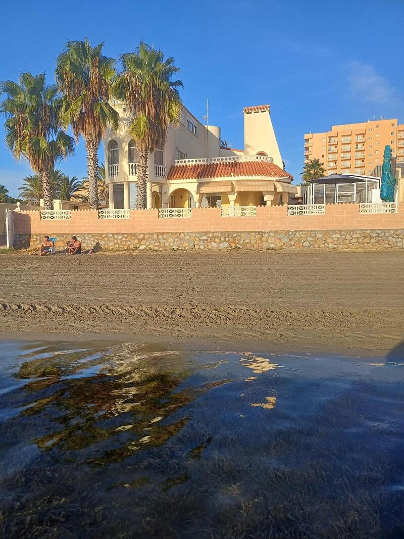 Villa en venta en La Manga del Mar Menor, Murcia