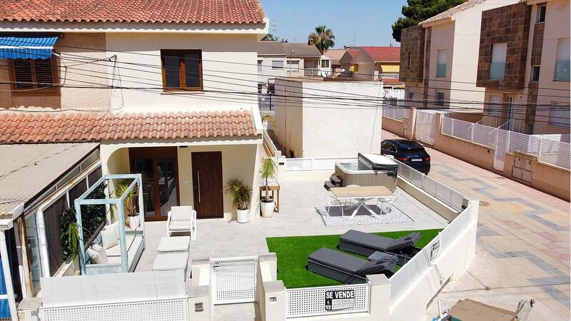 Villa for sale in Santiago de la Ribera, Murcia