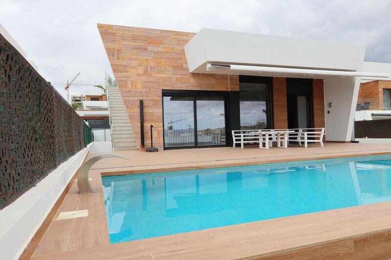 Villa en venta en Finestrat, Alicante