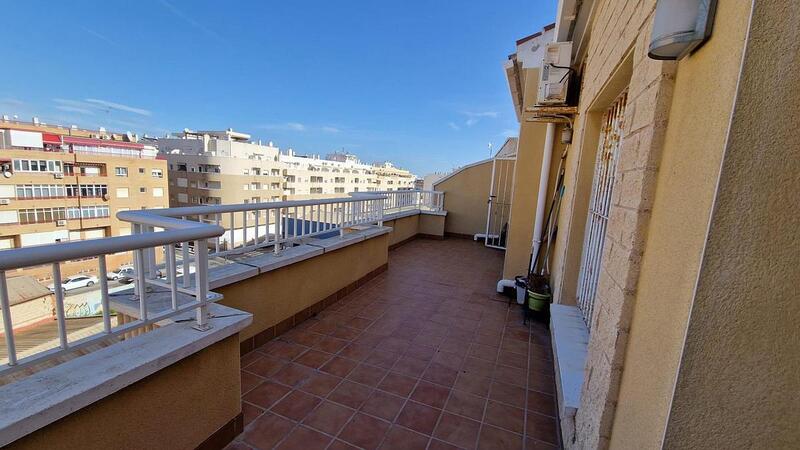 квартира продается в Torrevieja, Alicante