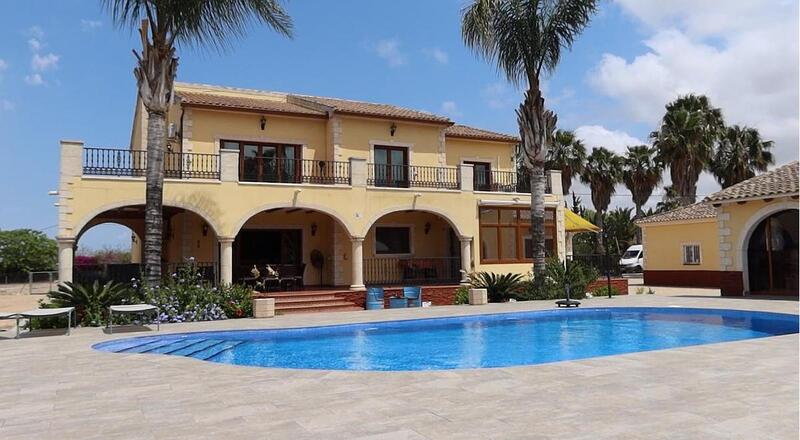 Country House for sale in Orihuela, Alicante