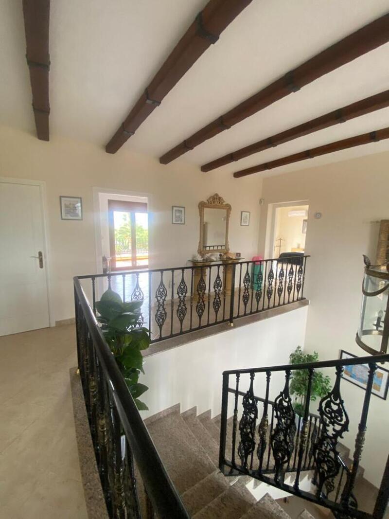 4 bedroom Country House for sale