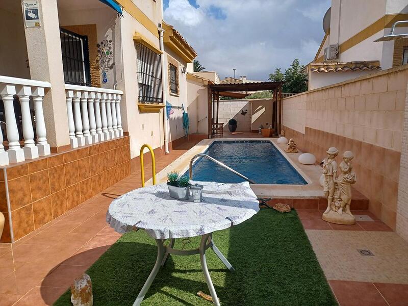 3 Cuarto Villa en venta