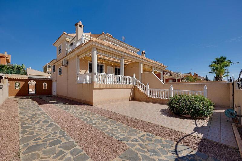 Villa à vendre dans Torrevieja, Alicante