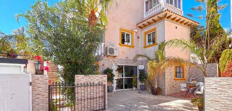 4 Cuarto Villa en venta