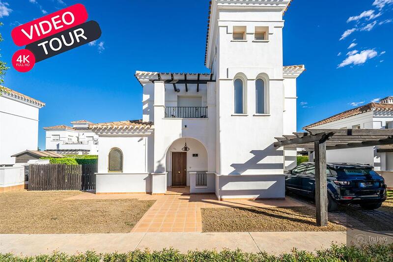 Villa for sale in La Torre Golf Resort, Murcia