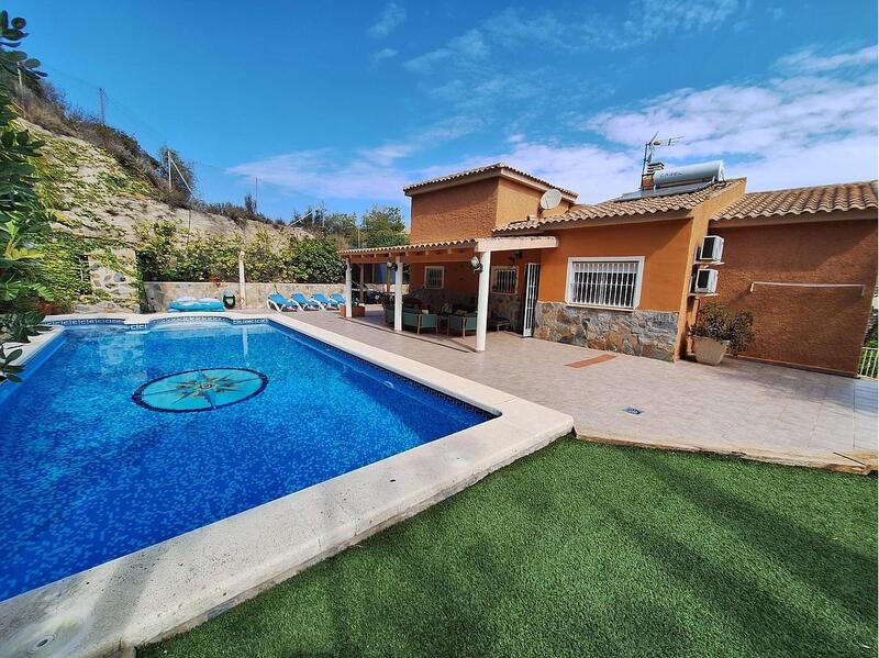 Villa till salu i El Campello, Alicante