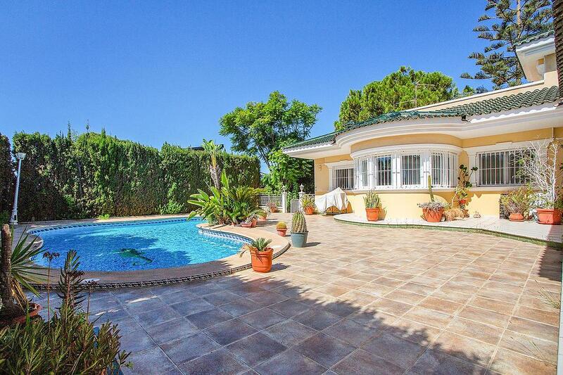 Villa for sale in Torrevieja, Alicante