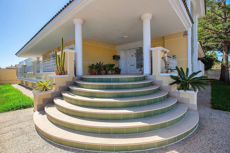 5 bedroom Villa for sale