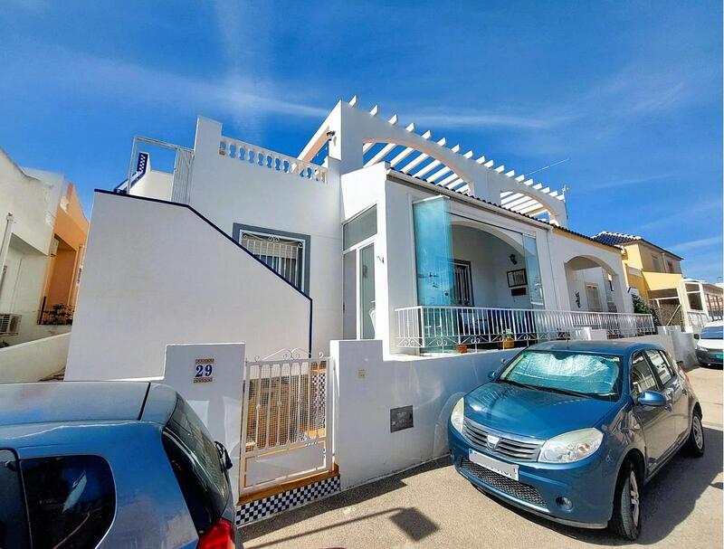 Villa en venta en Torrevieja, Alicante