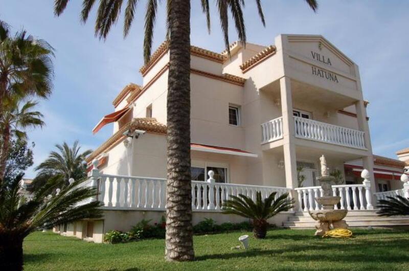 Villa Te koop in Playa Flamenca, Alicante