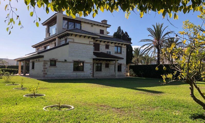 5 Cuarto Villa en venta