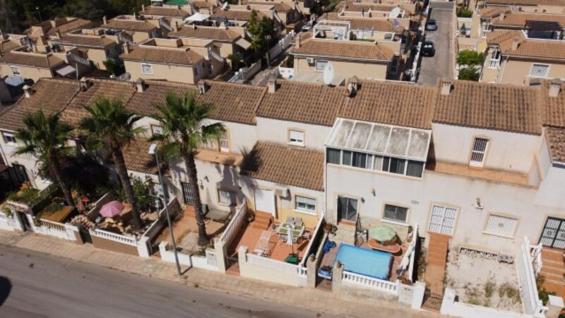 Stadthaus zu verkaufen in Orihuela Costa, Alicante