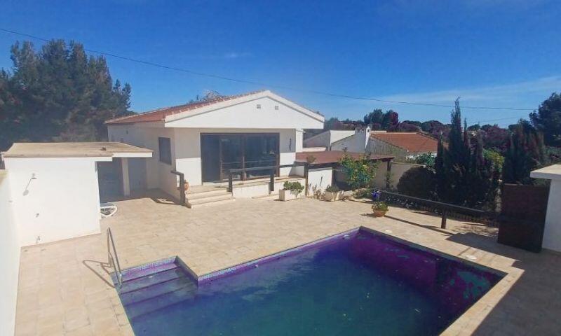 4 Cuarto Villa en venta