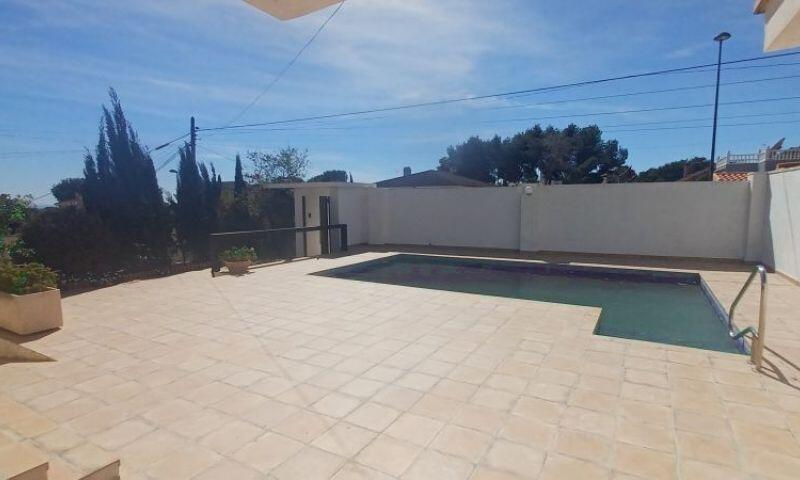 4 Cuarto Villa en venta