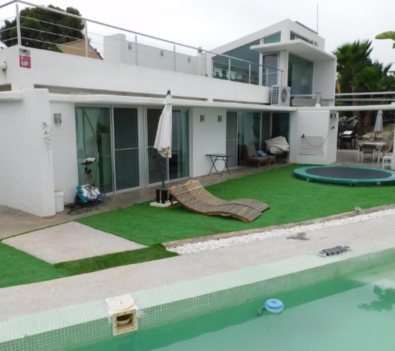 Villa til salg i Alacant/Alicante, Alicante