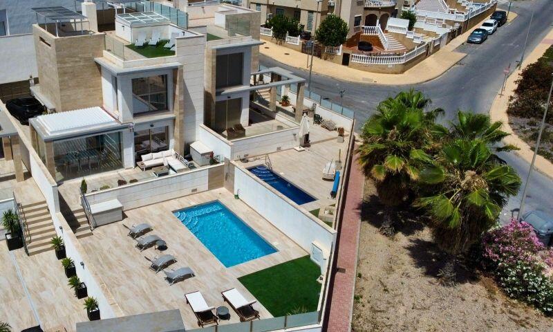 Villa zu verkaufen in Orihuela Costa, Alicante