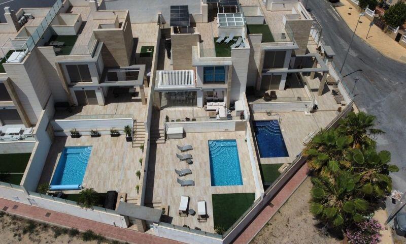 4 Cuarto Villa en venta