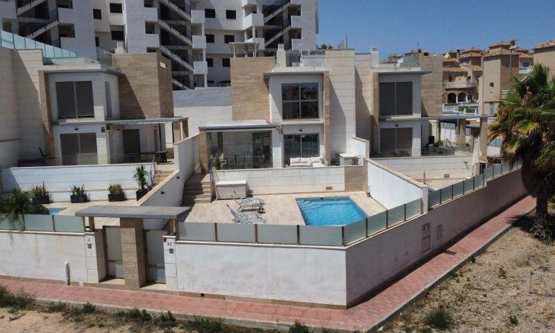 4 Cuarto Villa en venta