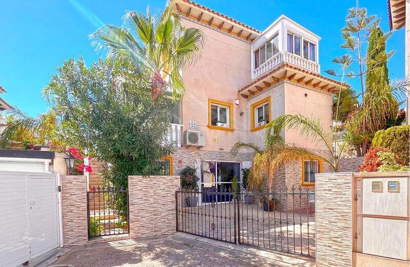 Villa for sale in La Zenia, Alicante