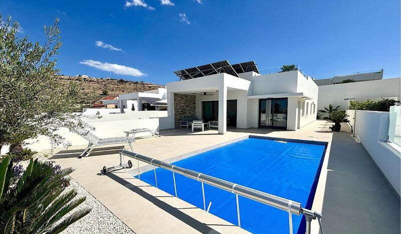 Villa til salgs i Benijófar, Alicante