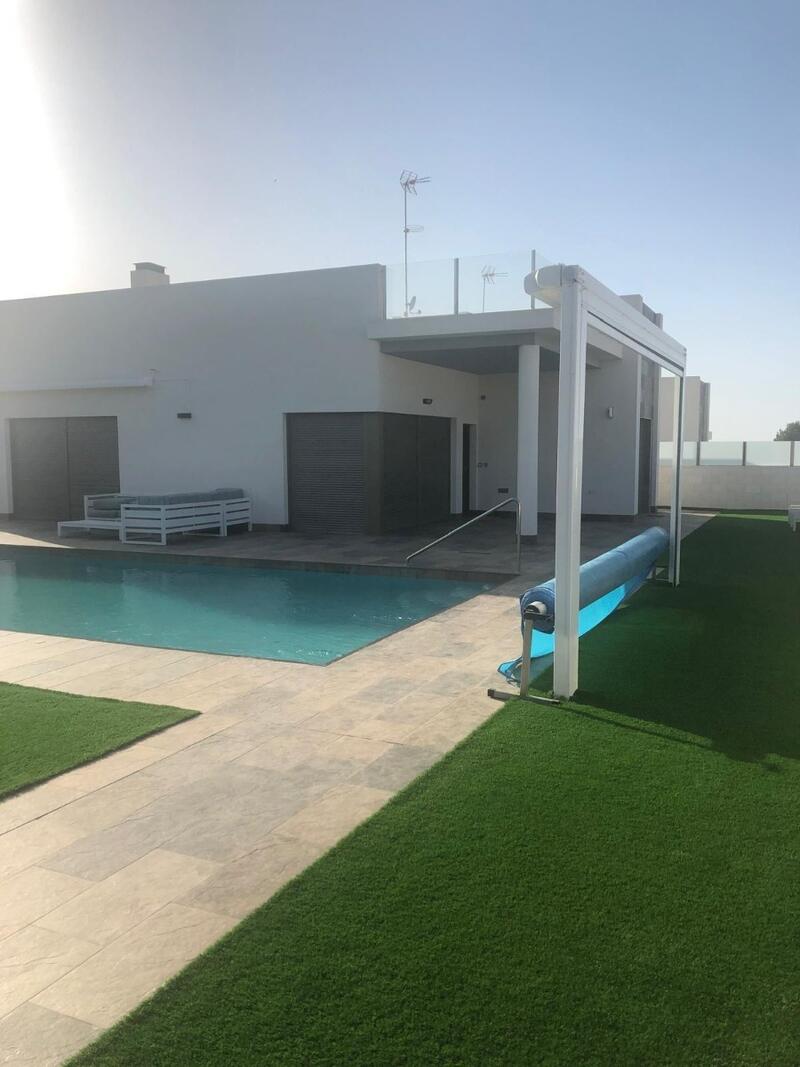 4 bedroom Villa for sale